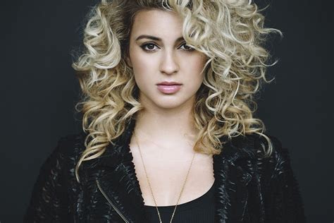 Pictures Of Tori Kelly