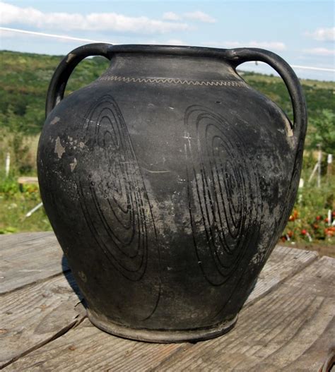 Chiup Vechi Vas De Ceramica Neagra Marginea Tip Amfora Oala Mare Din