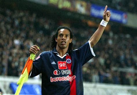 Psg are france's most successful club, having won more than 40 official honours, including at the start of the 21st century, psg struggled to rescale the heights despite the magic of ronaldinho and. Ronaldinho: "Cristiano Ronaldo is making history, but ...