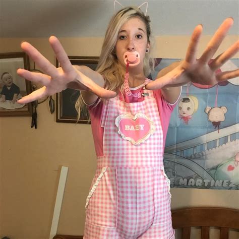 Woman Dresses Up As Adult Baby To Help Her Anxiety And Depression