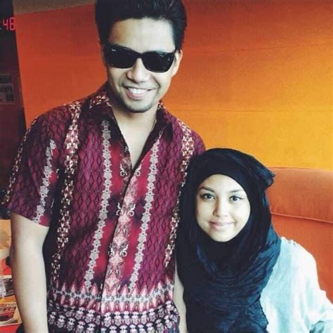 Nota untuk para raingers:kehadiran raingers malam tu sedikit sebanyak menyelamatkan persembahan hujan. "Rupanya dari sebelum Mizz Nina berhijrah lagi, Noh Hujan ...