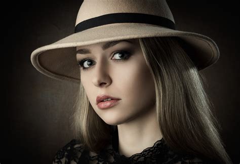 Face Of A Beautiful Girl In A Big Hat Wallpapers And Images