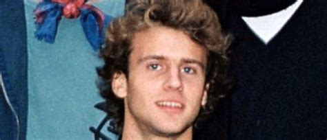 Emmanuel macron, qui fêtera son anniversaire le 21 décembre, s'est longtemps battu auprès de ses proches pour faire accepter son idylle avec celle qui est devenue sa femme : Avant Brigitte, Emmanuel Macron avait eu une première ...