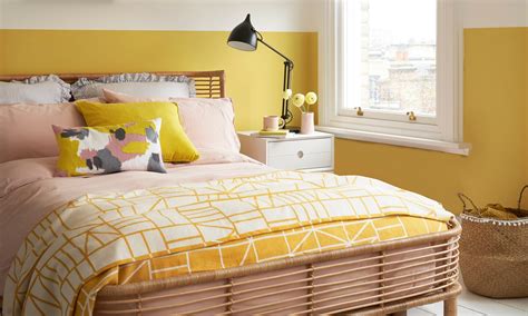 6 yellow bedroom photos and ideas. Yellow bedroom ideas for sunny mornings and sweet dreams