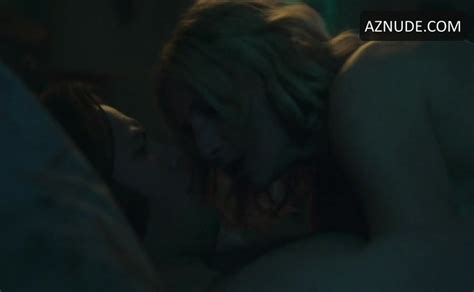 Ashley Romans Ari Graynor Xosha Roquemore Breasts Lesbian Scene In I