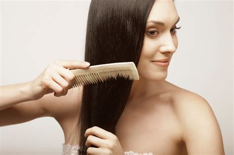How To Comb Hair Properly