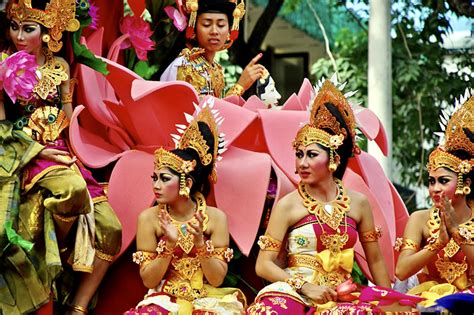 Bali Culture And Traditions Temples Textiles And Tribes
