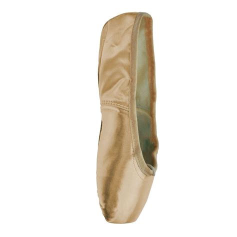 Each pair of freed's pointe shoes costs $100 and lasts a single performance, but in those few hours, the shoes become one with the dancer. Freed® SSBD Classic Demi Pointe Shoe en 2020