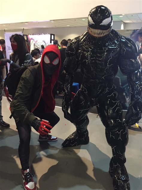 I Just Had To Get A Pic With This Venom Cosplayer At A Recent Con R