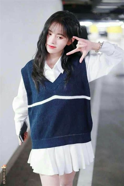 Asiachan has 22 ju jingyi images, wallpapers, hd wallpapers, android/iphone wallpapers, facebook covers, and many more in its gallery. Ju jingyi | Wanita