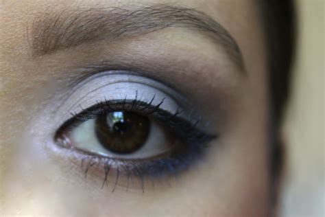 Ixchel Makeup Artistry How To Apply Blue Eyeshadow