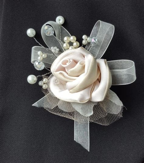 Pin On Corsage Wedding Brooches And Corsages Fabric Flower Etsy