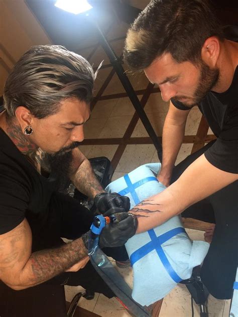 The armband tattoos are some of the most popular types of tattoos in 2019, especially the tribal and dark these tattoos were at the peak 10 to 15 years ago, but there are slowly coming back to trend. Un recuerdo más de Gignac para Tigres