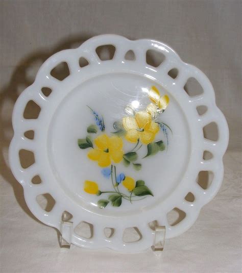 Vintage Milk Glass Westmoreland Lace Edge 8 Plate Yellow Floral Pansy