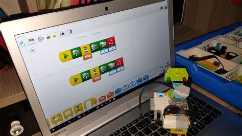 Lego Wedo 2.0 Tilt Sensor - Lego Education Wedo 2.0-Tilt Sensor Tilt Down and Tilt Up - YouTube