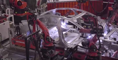 Tesla S Robo Factory Where Machines Put The ‘wings’ Onto Its Latest Model X Daily Mail Online