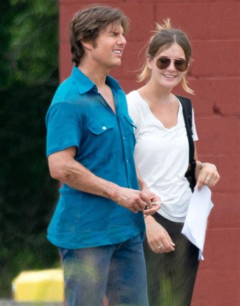 tom cruise s new girlfriend and a history of his married life