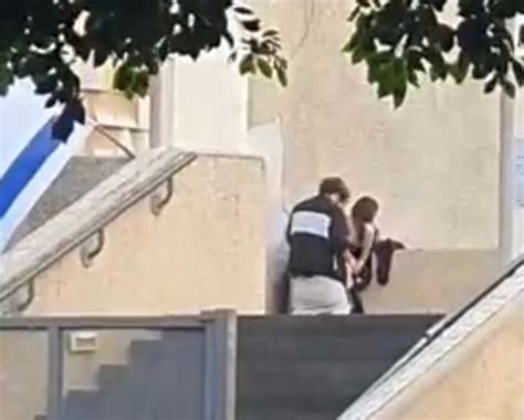 Israeli Couple Filmed Having Sex At Door Of Tel Avivs Synagogue Totpi