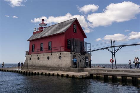 Grand Haven lighthouse renovations resuming soon - mlive.com