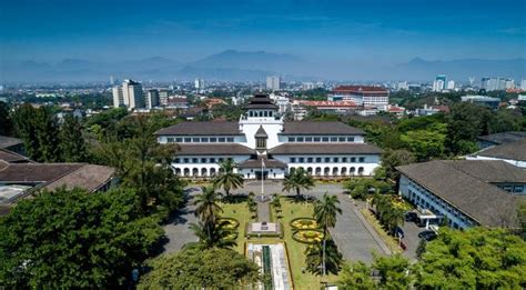 9 Ikon Kota Bandung Gedung Sate Hingga Masjid Terapung Bandung Aktual