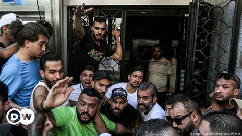 Lebanese Desperate Over Bank Crisis Dw 09172022