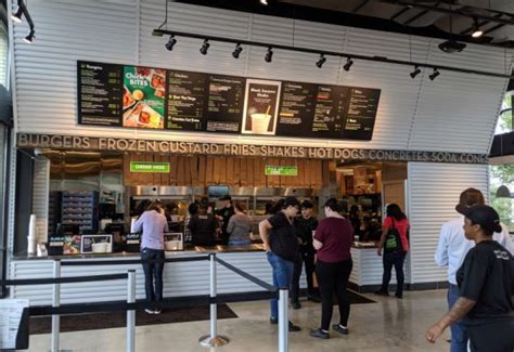 Triangles First Shake Shack Opens With Huge Crowds Food Cary