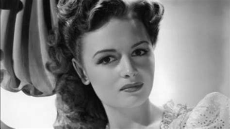 Donna Reed S Height Weight Body Measurements Biography