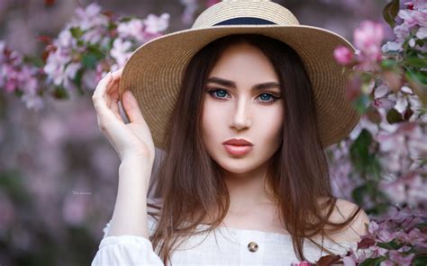 wallpaper wanita maksim romanov topi bahu telanjang mata biru potret eyeliner 2560x1600