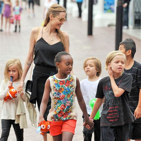 Angelina Jolie And Her Kids Tour The Sydney Aquarium E Online