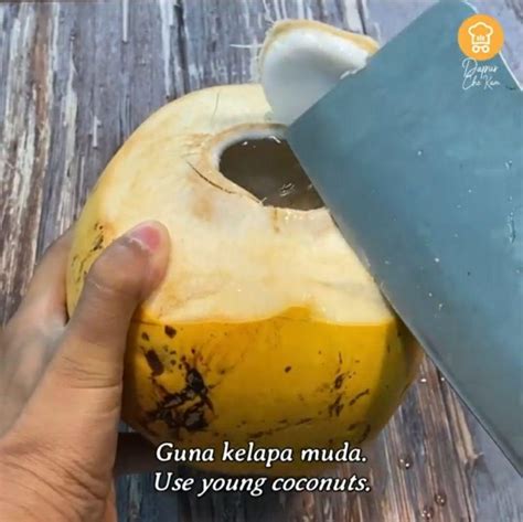 How to make coconut shake cara buat coconut shake. Cara Buat Coconut Shake Tak Payah Guna Pengisar & Ais ...