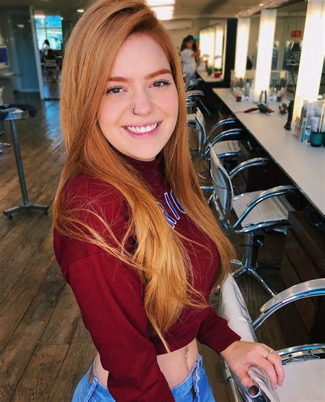 Natural Redhead Beautiful Redhead Pretty Hairstyles Wig Hairstyles Dance Senior Pictures
