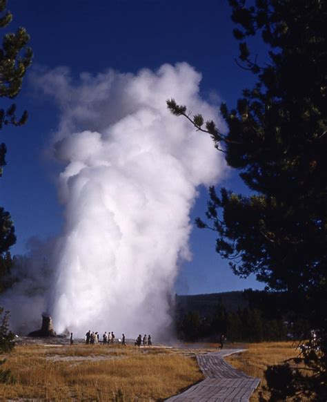 Giant Geyser 2nd Largest In Yellowstone Erupts Monday Local