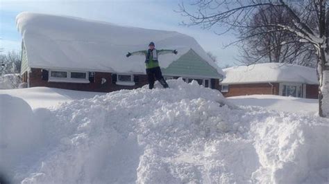 Lake Effect Snow Storm Hits Buffalo New York