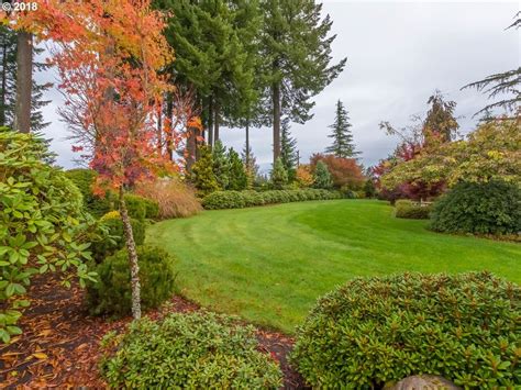 ENJOY PEACEFUL SURROUNDINGS IN SANDY | Oregon Luxury Homes | Mansions ...
