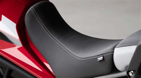 The brief given to the engineers by triumph's top brass was to provide more grunt low down. Triumph Tiger 900 GT Pro ABS (Korosi Red) 2020 ...