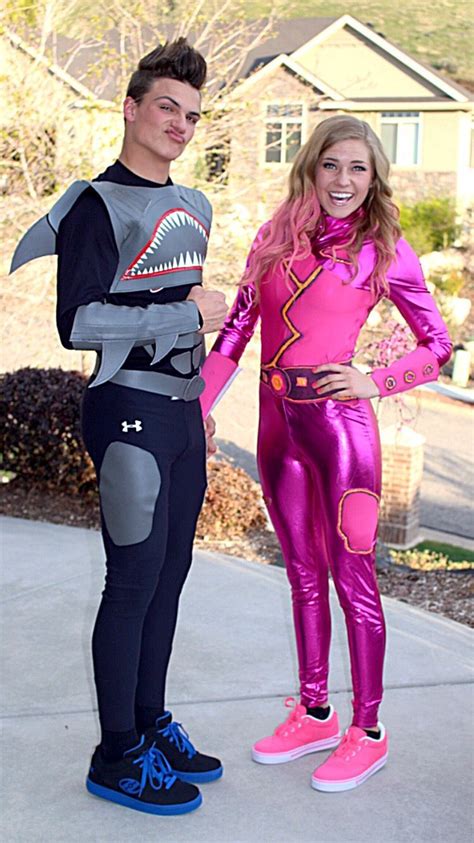 Pin By Ashley Armstrong On Halloween Matching Halloween Costumes