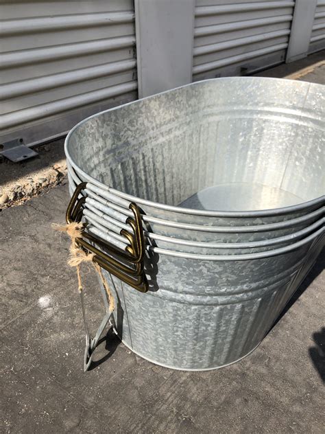 Large galvanized ice tubs with bottle openers, galvanized buckets - Eventlyst