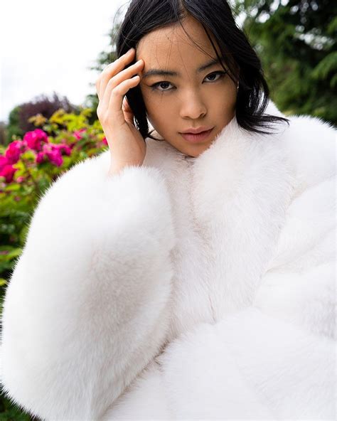 Pin By Furix On Asian Fur In 2020 Fur Fashion Fox Fur Coat White Fur
