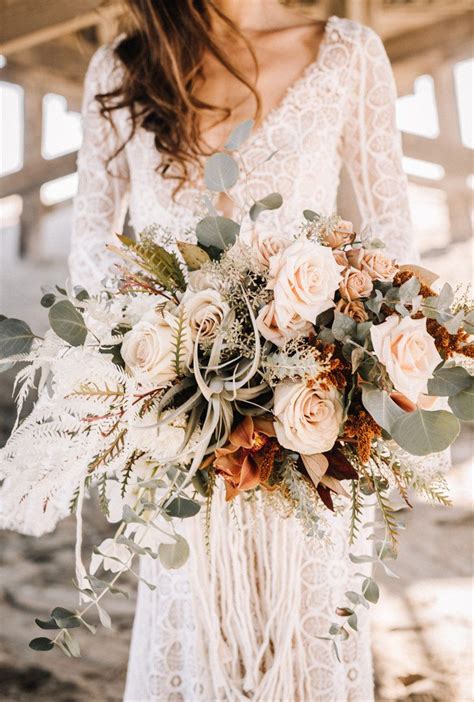 21 Beach Wedding Bouquets To Carry At Your Waterfront Ceremony