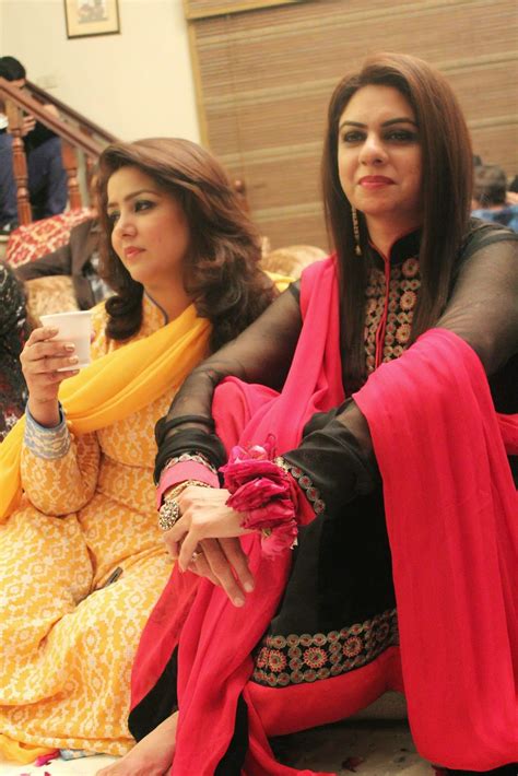 Desi Beautiful Hot Pakistani Womens Hd Photos Beautiful