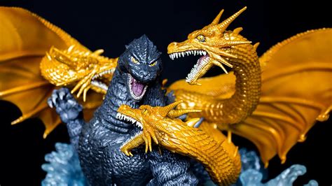 At Last King Ghidorah Statue Review Diamond Select Toys It Has A