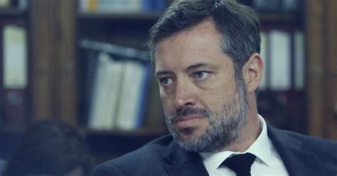 El exministro de desarrollo social, sebastián sichel, comunicó este viernes su renuncia a la presidencia del bancoestado, en medio de rumores que lo sitúan en una eventual carrera. Comisión de DD.HH. del Senado oficia a Sichel por ocultar ...