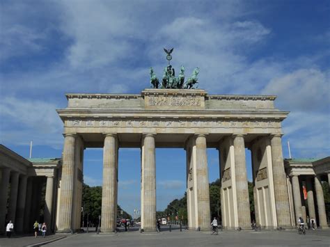 Das leuchtende berlin außerhalb der lichterfeste. Ausländerin: Berlin Monuments