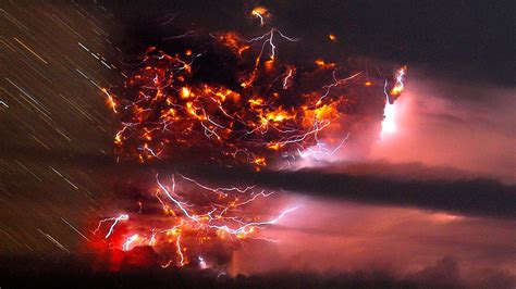Volcano Eruption Lightning Wallpaper