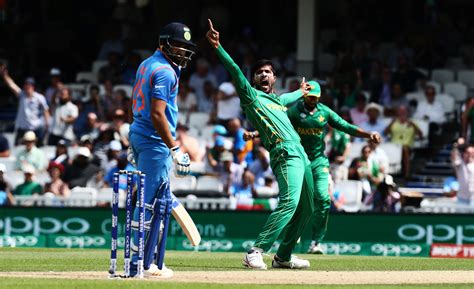 T20 World Cup Mohammad Amir Selects Virat Kohli Over Rohit Sharma As