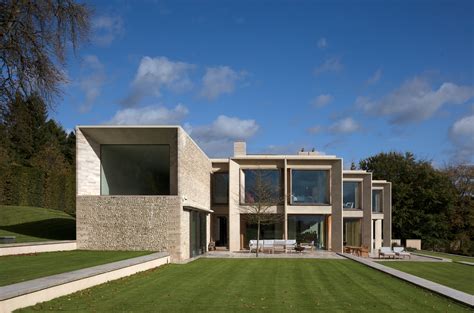 Niall Mclaughlin Architects Creates English Country House In Hampshire