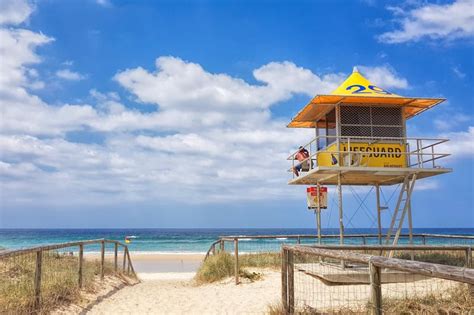 The recommended format to use is city, country i.e. Peppers Broadbeach Review | Gold Coast