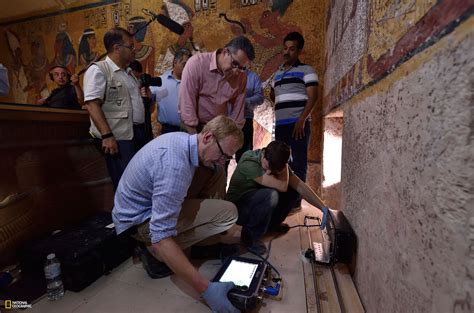 Exclusive Pictures From Inside The Scan Of King Tuts Tomb Tumba De