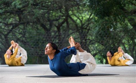 Yoga Programs Basic And Advanced Yoga Classes Isha