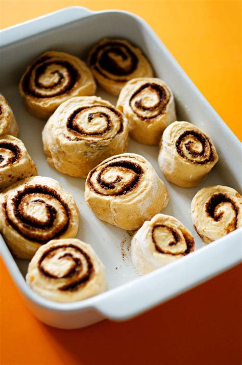 I used a cream cheese icing for these rolls but they can also be eaten without frosting at all cinnamon rolls filled with sweet n tangy caramelized apples and topped with cream cheese icing. Cinnamon Rolls With Cream Cheese Icing Without Powdered Suvar : Cinnamon Rolls without Yeast ...